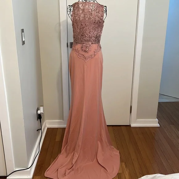 Womens dress - Picture 4 of 5